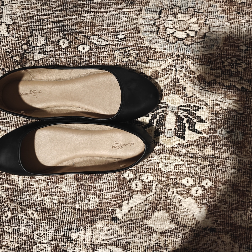 Black Ballet Flats